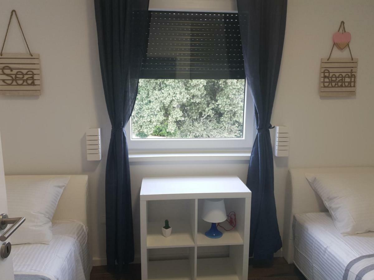 Ferienwohnung Black&White 2 Krk Island Exterior foto